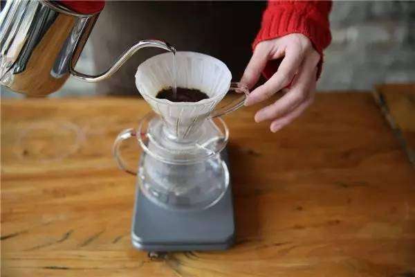 咖啡壶种类及用法（5种不同咖啡器具的使用指南）